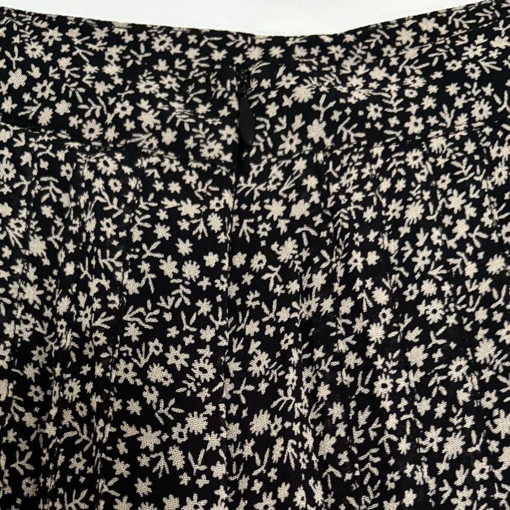 Flowy black Floral A-Line Midi Skirt - Picture 3 of 7